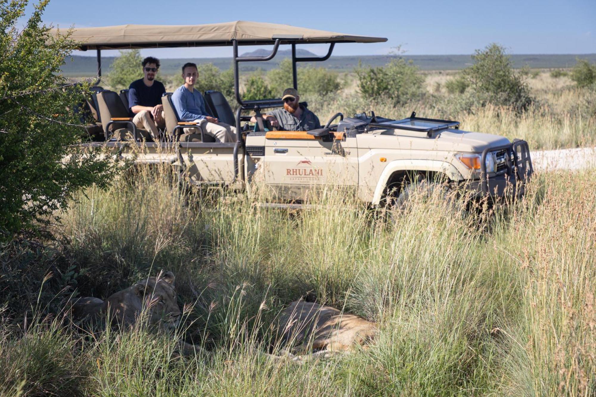 Rhulani Safari Lodge Заповедник Мадикве Экстерьер фото