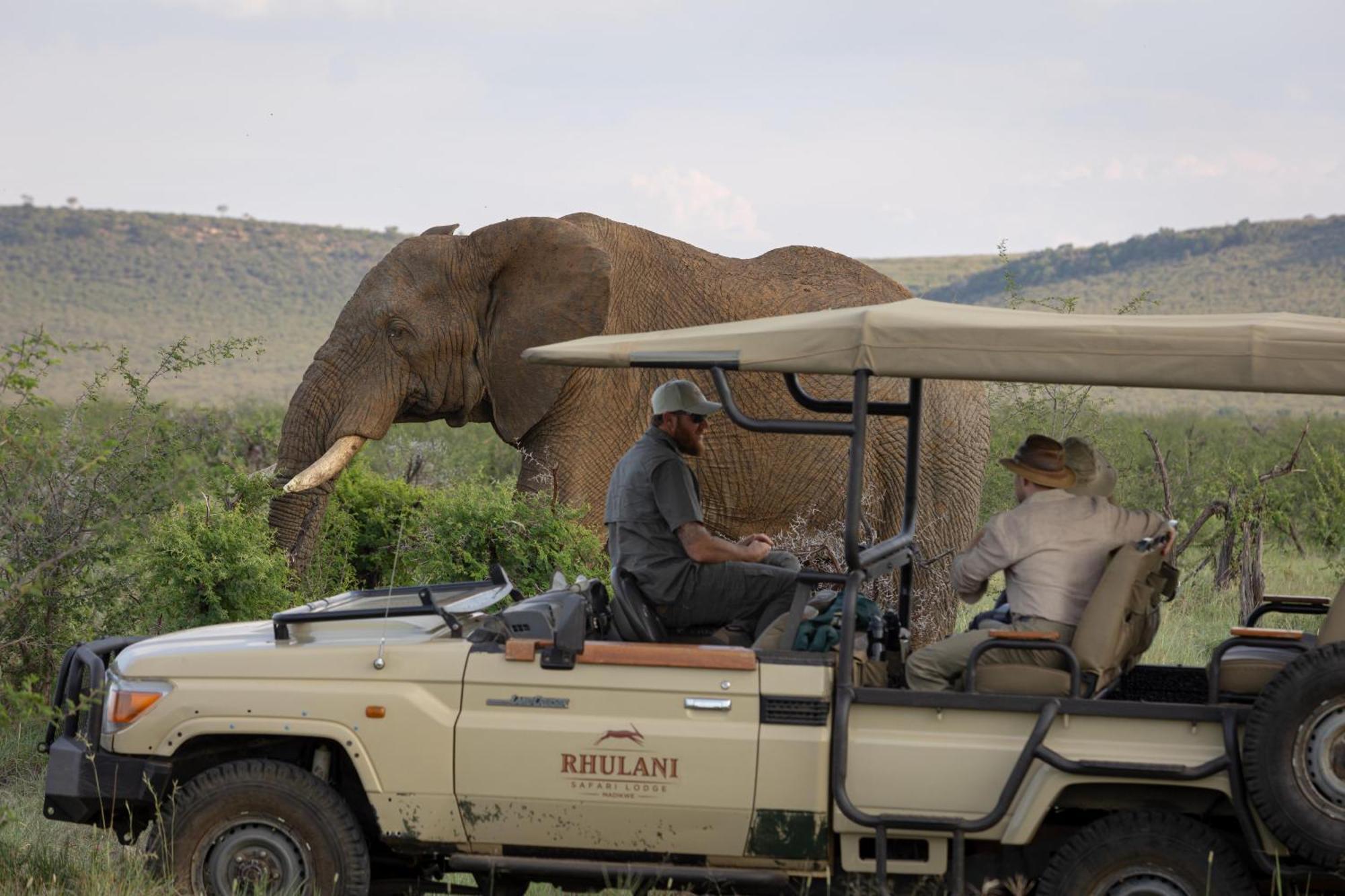 Rhulani Safari Lodge Заповедник Мадикве Экстерьер фото