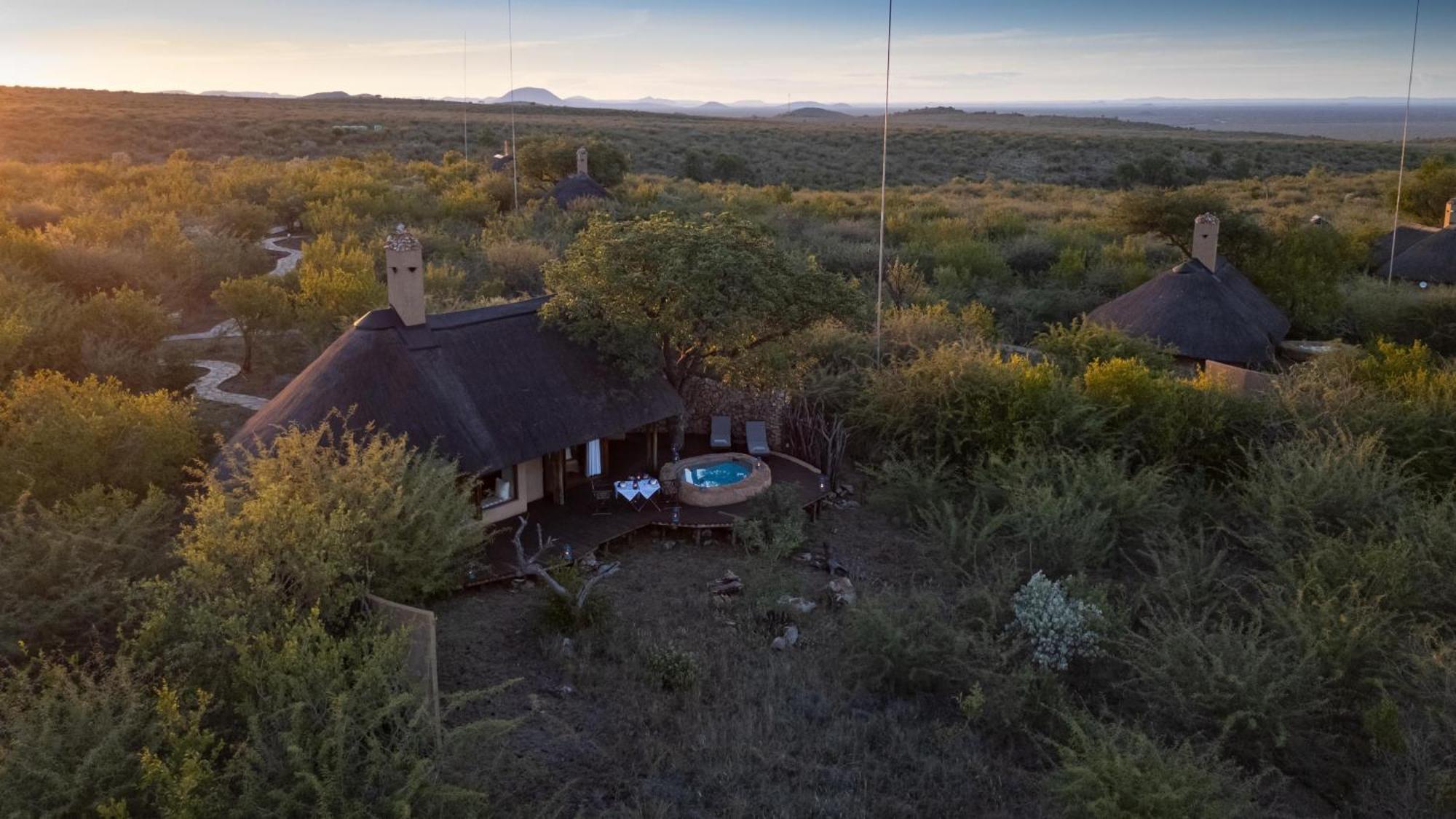 Rhulani Safari Lodge Заповедник Мадикве Экстерьер фото
